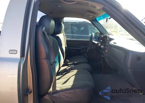 2000 Chevrolet Silverado 1500 from USA, damaged, VIN 1GCEC14W9YZ278968